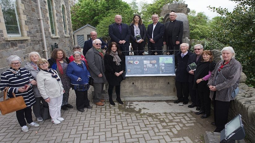 Ivor Doherty, Aras Cholmcille Heritage Centre, Maria McDermott, NIHE, Eddie Breslin, NIHE, Fr. Aidan Multan Administrator Long Tower Church, and the Very Rev. Raymond Stewart, Dean of St Columb’s Cathedral, pictured with members of the Hervey Heritage Group at the recent launch of the Hervey Trail at St Columba’s Long Tower Church.